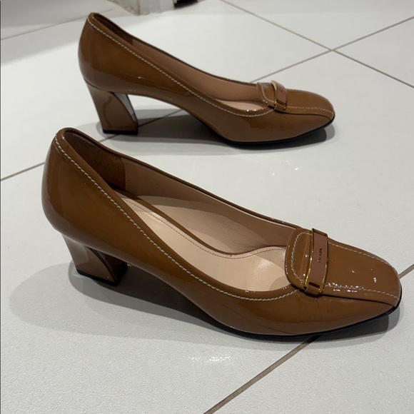 Original Prada shoes, Tan lustrous, size 37 - Picture 3 of 5